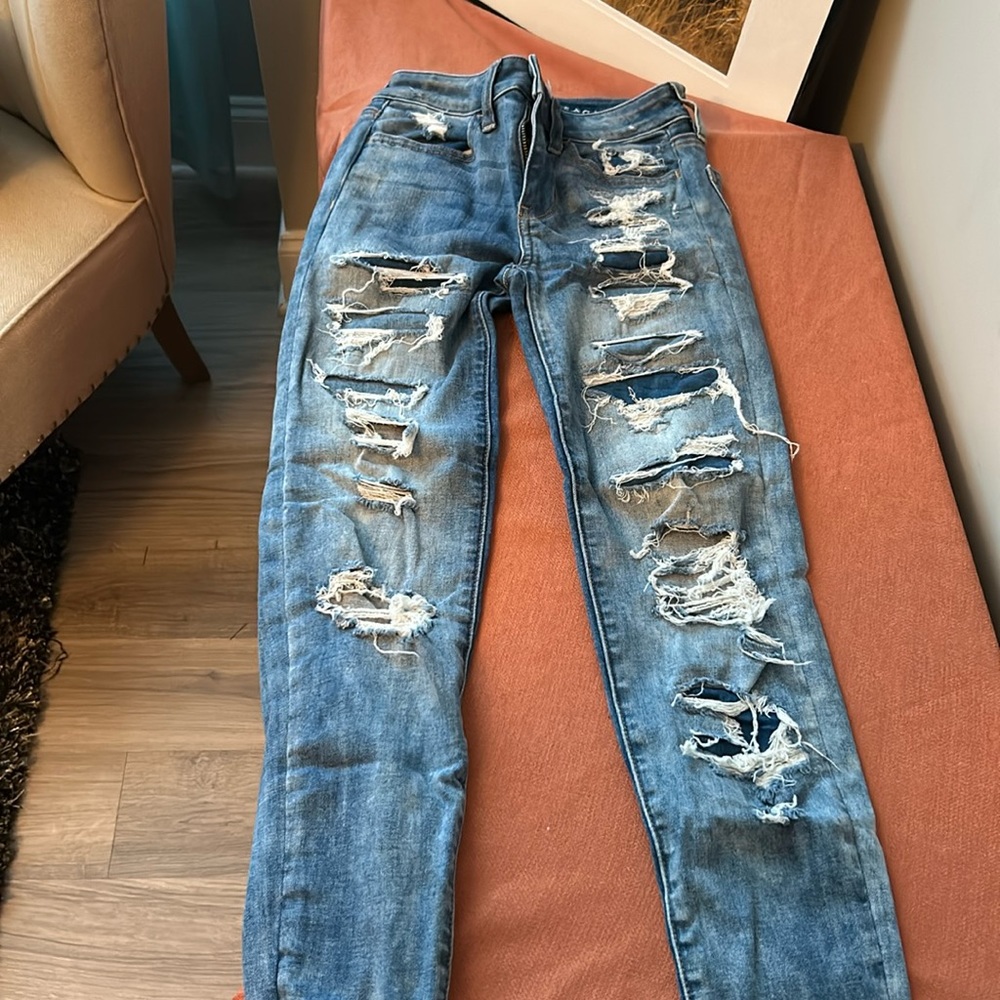 American Eagle size 00 girls jeans. Like new.